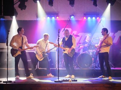 Almost quo